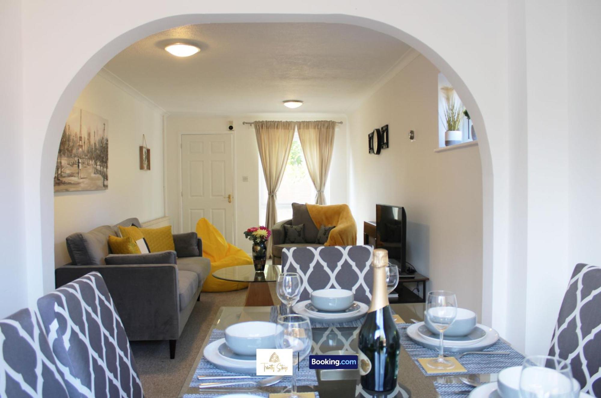 4 Bedroom House With Parking Near City Centre By Trinity Stays Short Lets & Serviced Accommodation Cambridge Luaran gambar