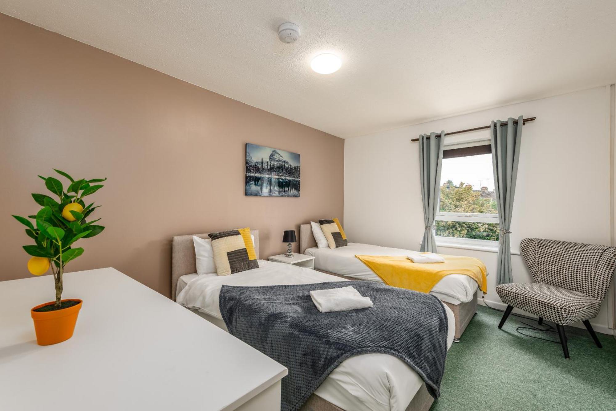 4 Bedroom House With Parking Near City Centre By Trinity Stays Short Lets & Serviced Accommodation Cambridge Luaran gambar