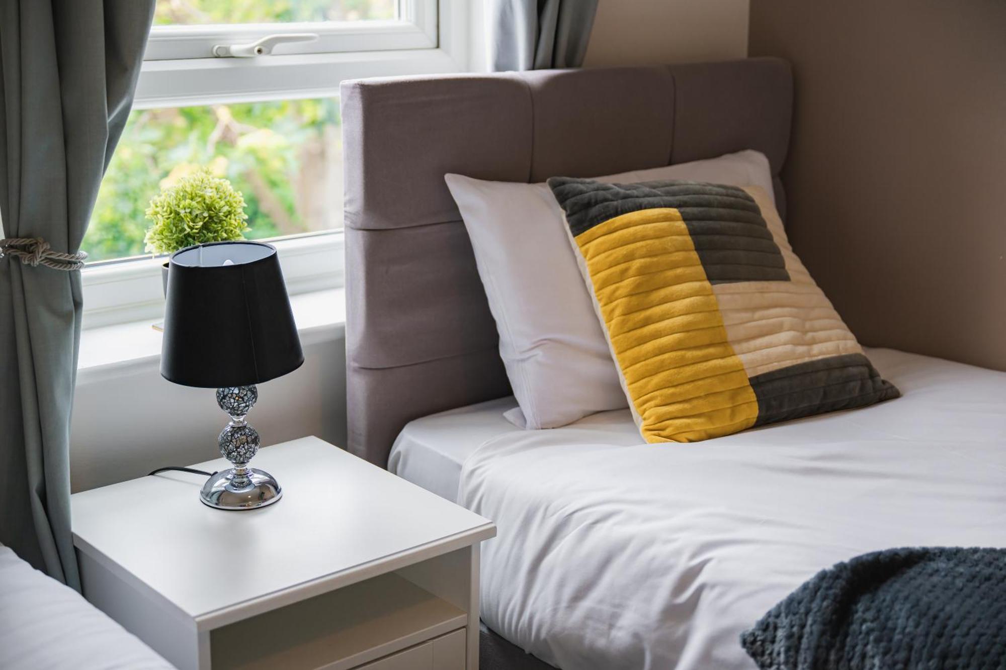 4 Bedroom House With Parking Near City Centre By Trinity Stays Short Lets & Serviced Accommodation Cambridge Luaran gambar